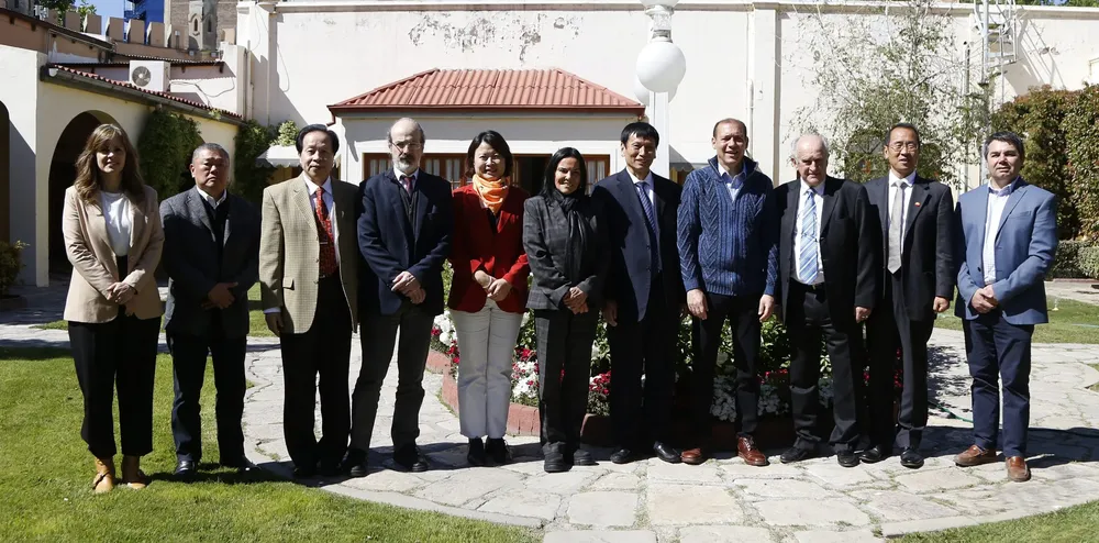 WEB-OG-Visita-empresarios-chinos-con-Oscar-Parrilli-2-scaled
