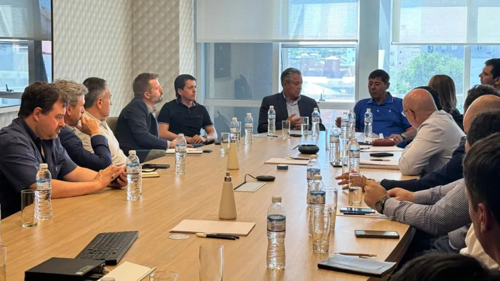 Reunion-empresas-Rolo-y-sindicato