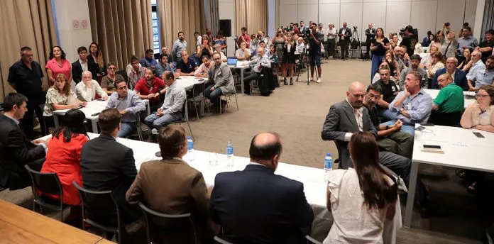 WEB-MESA-SECTORIAL-VACA-MUERTA-3G3A0007-696x344