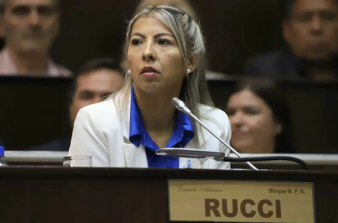 multimedia.normal.8309d43c6fcc352b.RGFuaWVsYSBSdWNjaV9ub3JtYWwud2VicA==