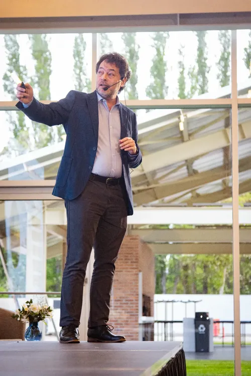 WhatsApp Image 2025-10-09 at 17.05.46 (1)