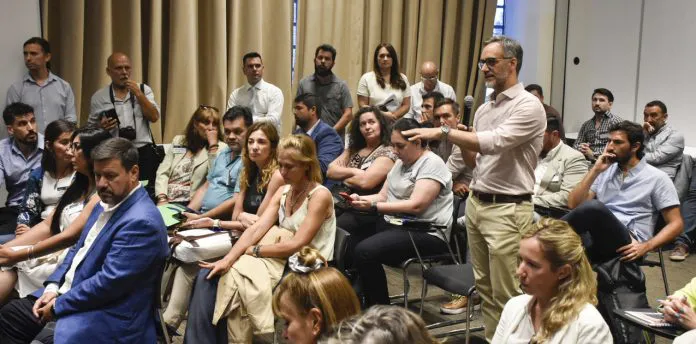 web-MESA-SECTORIAL-VACA-MUERTA_SIP9258-696x344