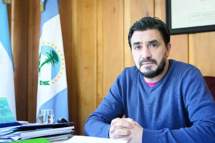 multimedia.normal.9a88f2c08c35decc.Q2FybG9zIFNhbG9uaXRpX25vcm1hbC53ZWJw