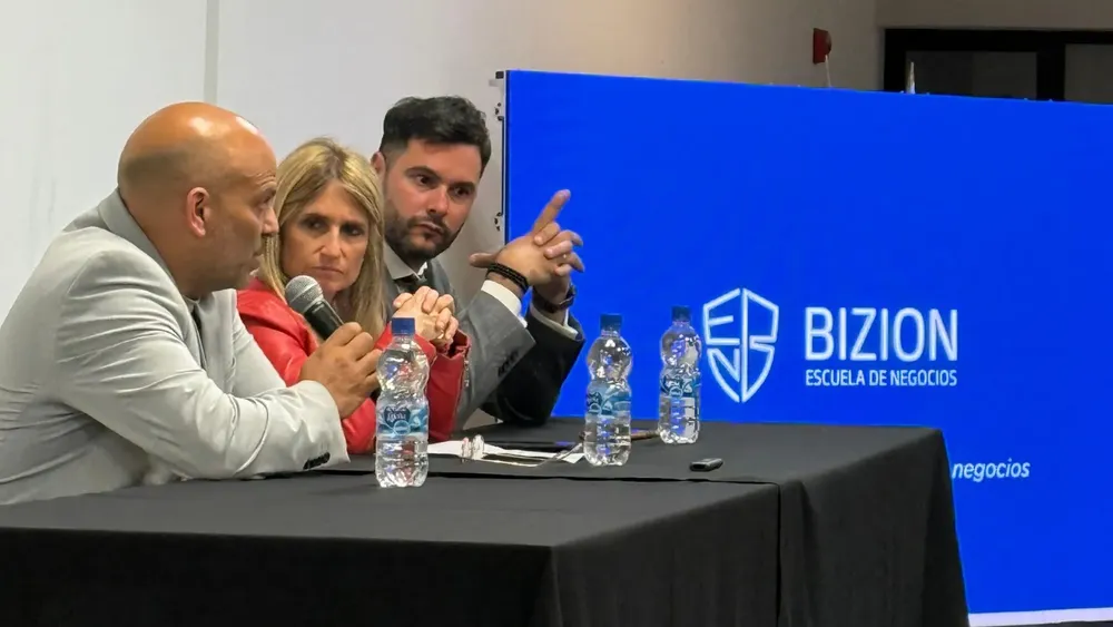 WhatsApp Image 2025-10-22 at 16.34.29